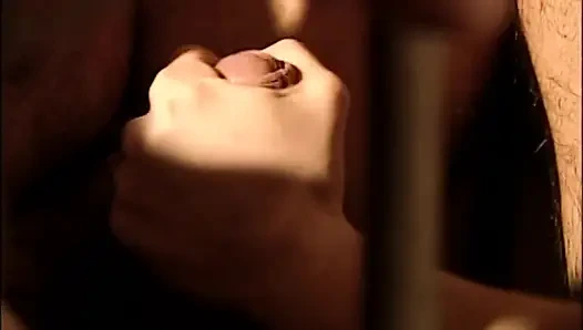 Amcık büyük yarakla sikişiyor dörtlü seks emiyor