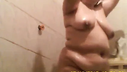 chubby içinde duş pt 1