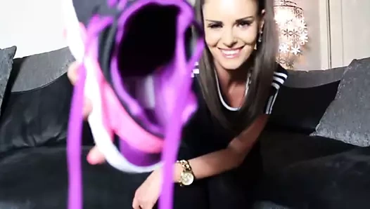 tanrıça terli spor salonu ayak pov