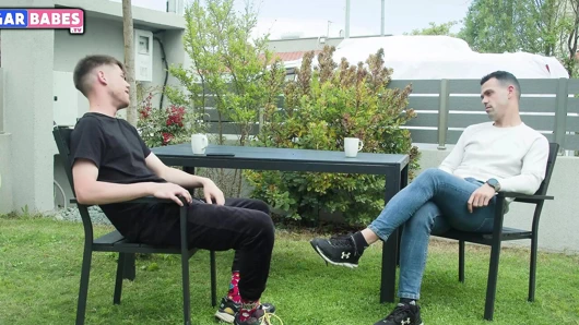 Cüce üçlü seks beyaz komşular