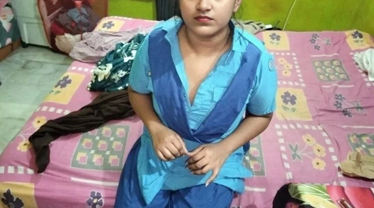 Güzel desi kız üvey erkek kardeşi tarafından sikiliyor - Hintçe edepsiz konuşma