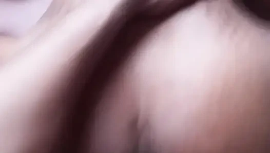 Üvey kız kardeşim beni onu domaltarak sikmeye ve onu dölle doldurtmaya ikna etti!