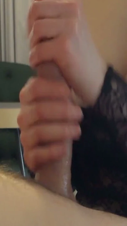 şehvetli alay handjob pov içinde lüks otel odasında tarafından milf mükemmel göğüsler, erkek inilti orgazm | Klip 1