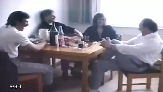 Seksi kızlarla klasik grup seks sikişi