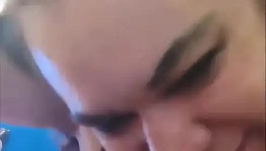 Büyük kırmızı beyaz ve mavi dildo