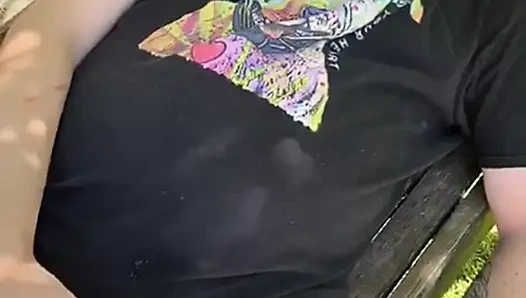 Dışarıda yarağımla oynuyor