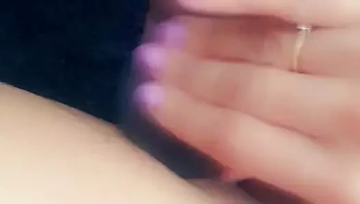 hotwife oynar ile dildo