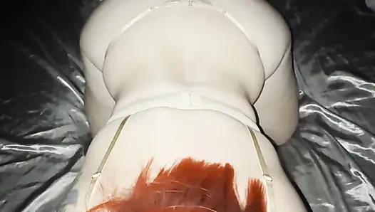 Mutlu yıllar, Asyalı genç kız domalarak sikiliyor ve sonunda dölleniyor