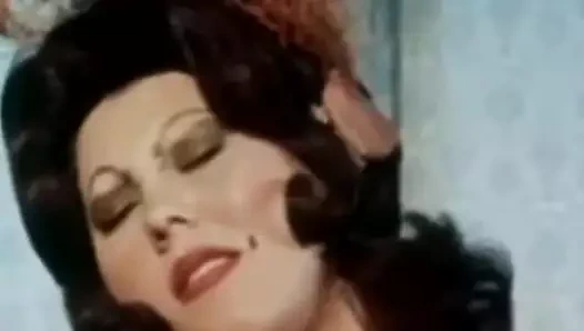 Fantezisini en iyi şekilde sikiyor