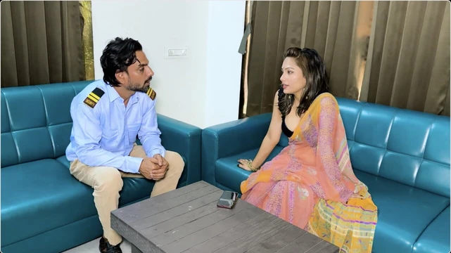 Fotoğraf çekmek için güvenlik görevlisini çağırmıştı ama onunla seks yapmaya başladı.