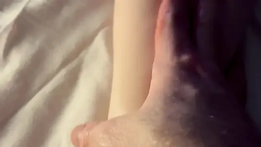 Yağlanmış sürtük evli kadın masajın tadını çıkarıyor