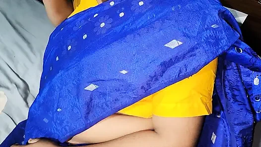 Boş bir ev buldum ve beni sikti.