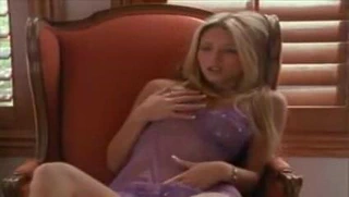 Yatak odası kapılarının arkasında