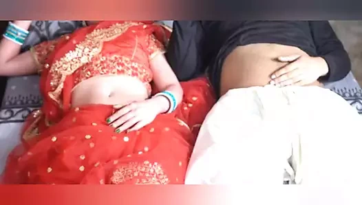 Arkadaş evliliğine katıldıktan sonra evde karısını sikiyor çok net Hintçe ses