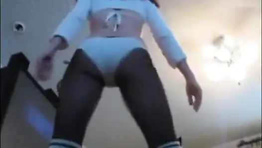 Virgina file çorapla twerk yapıyor