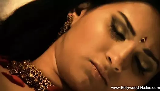 Tek başına hareketleri çok seksi