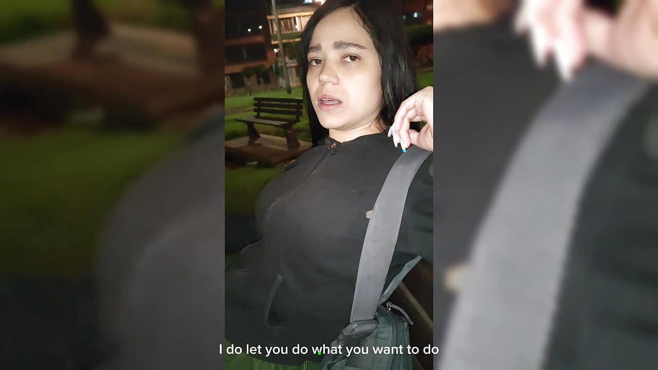 Parkta bulduğum güzel genç kız