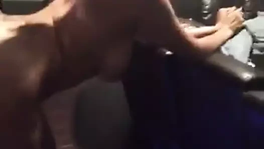 Genç bbc sikikleri beyaz milf üzerinde hoverboard