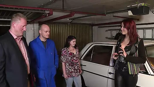 İki Alman çift sikişirken partnerlerini paylaşıyor ve değiştiriyor