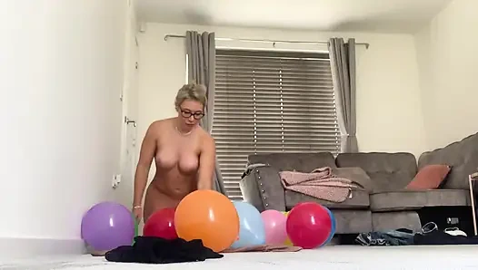 Balon patlatma, yağ, topuklu ayakkabılar, naylon çorap, külotlu çorap, tanga