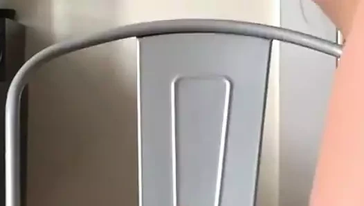 Kız sikikleri ona oyuncak