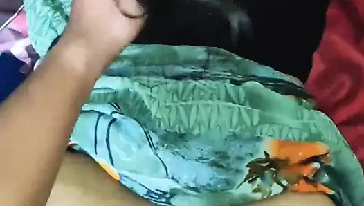 Hintli teyze Hintli erkek arkadaşı tarafından domaltılarak sikiliyor bölüm 2e