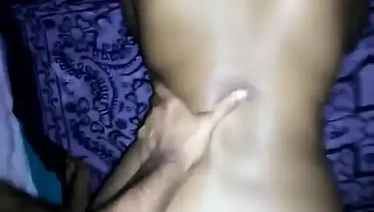 Hintli sert sıkı amcık büyük yarakla sikişiyor 18 yıl ilk kez büyük göt