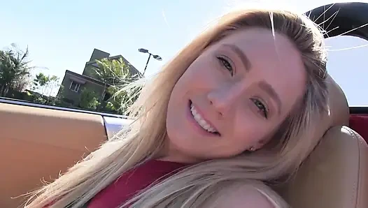 Ateşli sarışın kadının götünü yalıyor