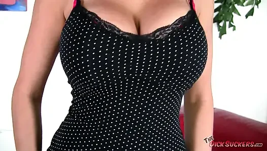 Floridalı striptizci Alexia Rae'nin büyük memeli amatör oral seksi!