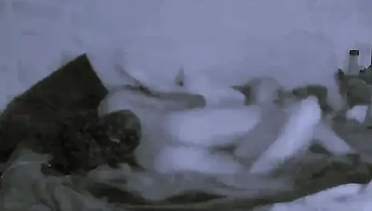 Boşalmam ve onun ateşli dölünü içime hissetmem gerekiyordu.