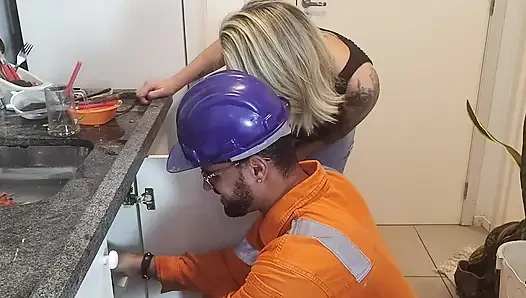 A beautiful Brazilian woman calls plumber