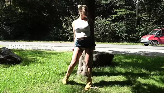 Lara cumkitten - teaser kamu işemek