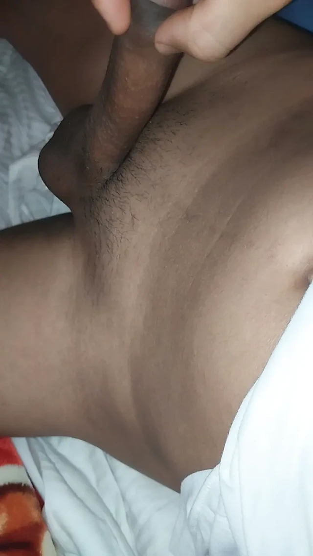 Desi lund'u bhabhi'nin amını kıpkırmızı yapmak için