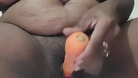 Pundaila Vitta Carrot - kaamini tamil ses