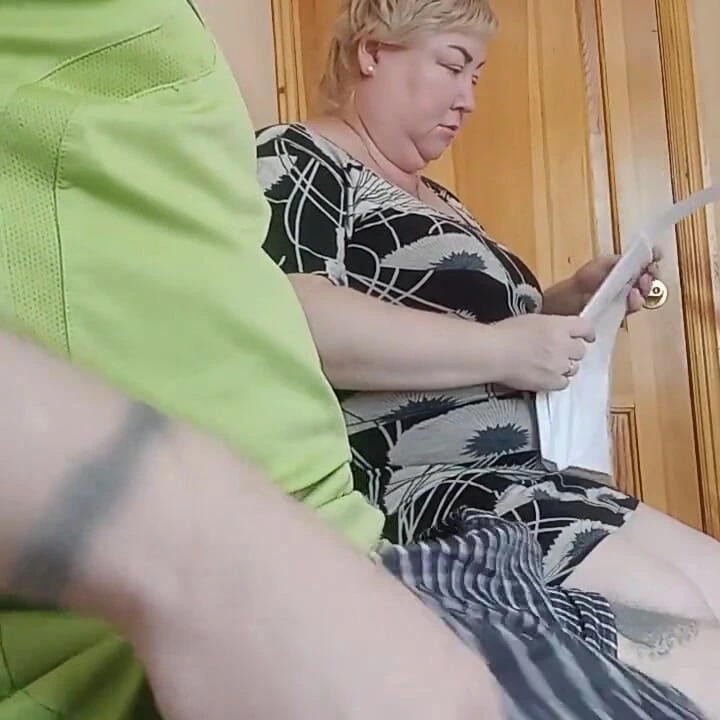 Kaltak bekleme odasında yarağımı sıvazlıyor