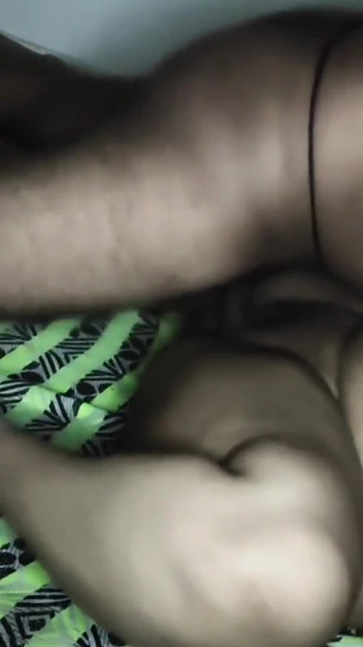 "Ne kadar sikişecek, çok acıtıyor, desi yenge" den büyüleyici an