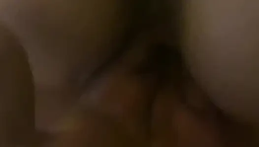 Tatlı güzel dudaklar için ırklararası yumruk