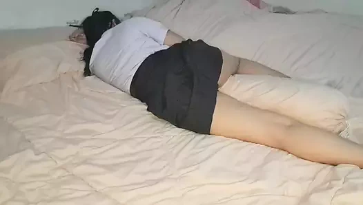 Taylandlı genç kız sakso çekiyor