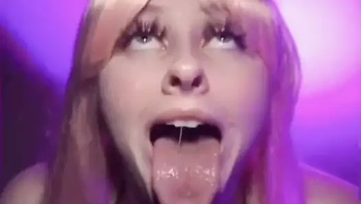 Ahega0 tükürmek dil tokat dik