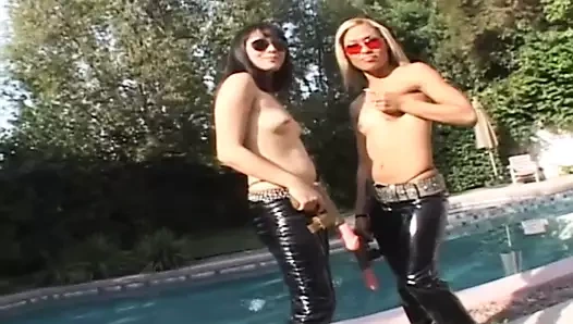 Asya sluts lena lang ve taj malai içinde bir vahşi ırklararası üçlü ile büyük siyah horoz