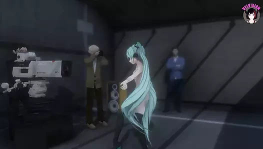 Miku - dans ve özel fotoğraf seansı tam çıplak