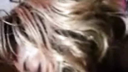 Büyük zenci kız sakso çekiyor