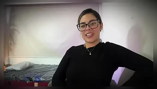 I fuck sexy and prudish psychologist in her office in the middle of a session