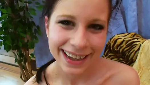 Vahşi alman bayan şehrin her yerinde onu ahbap memnun tapıyor