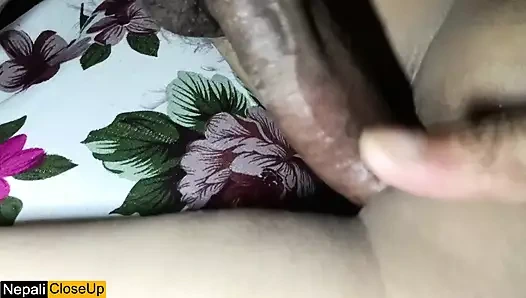 Hintli kız büyük yarağı seviyor