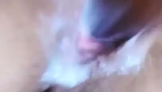 Ma chienne mouille pour moi