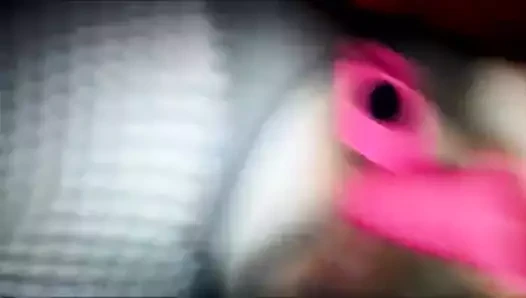 Kremsi ıslak kedi becerdin sert ile büyük yapay penis ve popo takılı