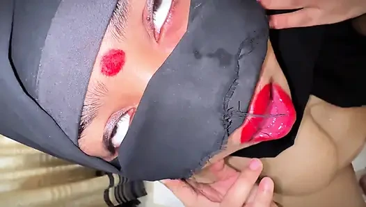 Üniversiteden geldikten sonra, büyük yarak beni süper azgın yapıyor - Arap tesettürlü sevimli kız çoklu orgazm