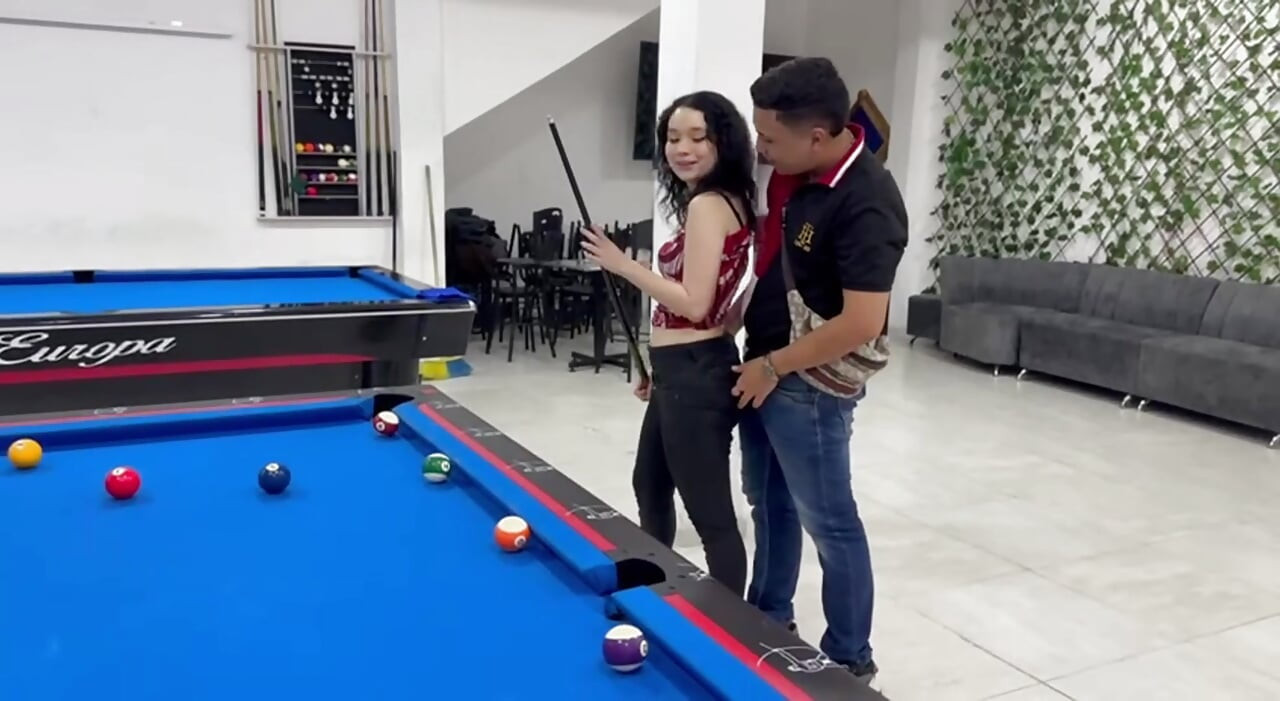 Lütfen, bana bilardo oynamayı öğretir misin - bana öğretirsen sana bir ödül vereceğim - İspanyol altyazıları