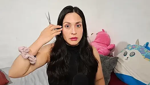Asmr rol yapma kız arkadaşın saçını kesiyor